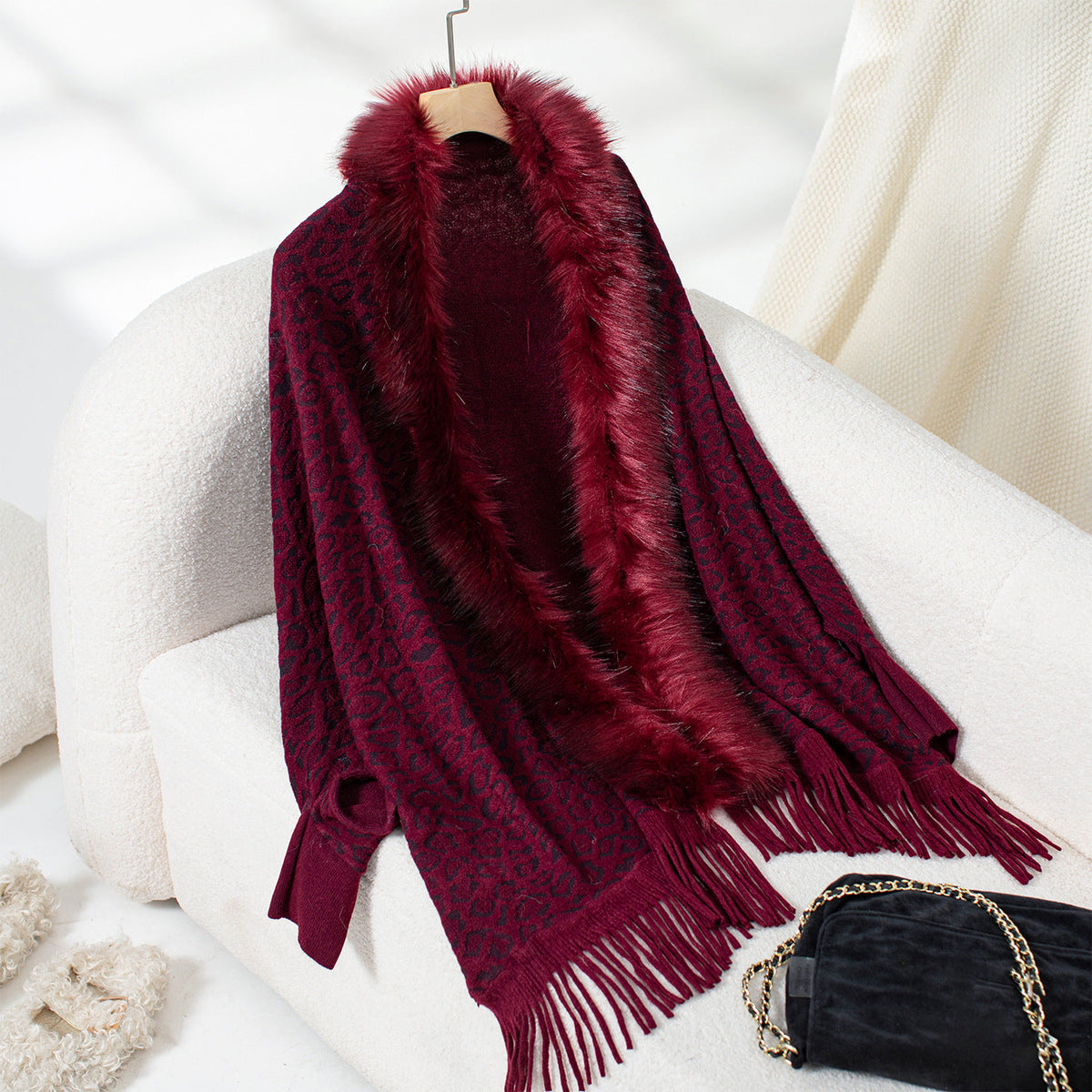 Women's Elegant Knit Poncho with Faux Fur Collar and Fringed Hem
