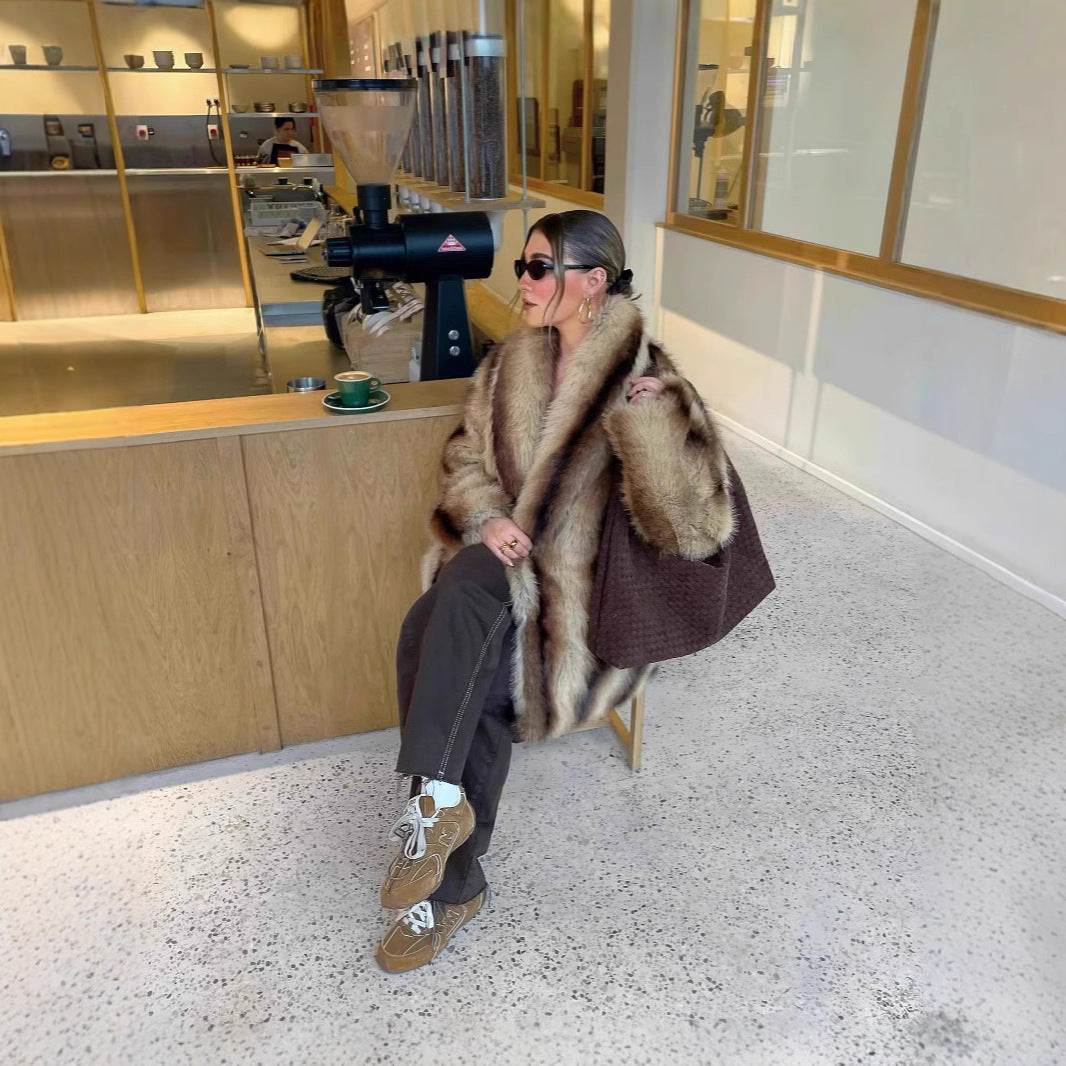 Women's Luxurious Faux Fur Coat with Wide Collar and Elegant Details