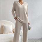 Women's Comfortable Knit Suit in Modern Ribbed Design