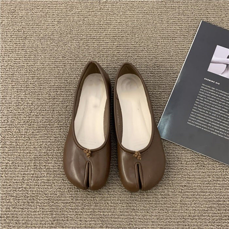 Women's Ballet Flats with Slit Details and Comfortable Insole