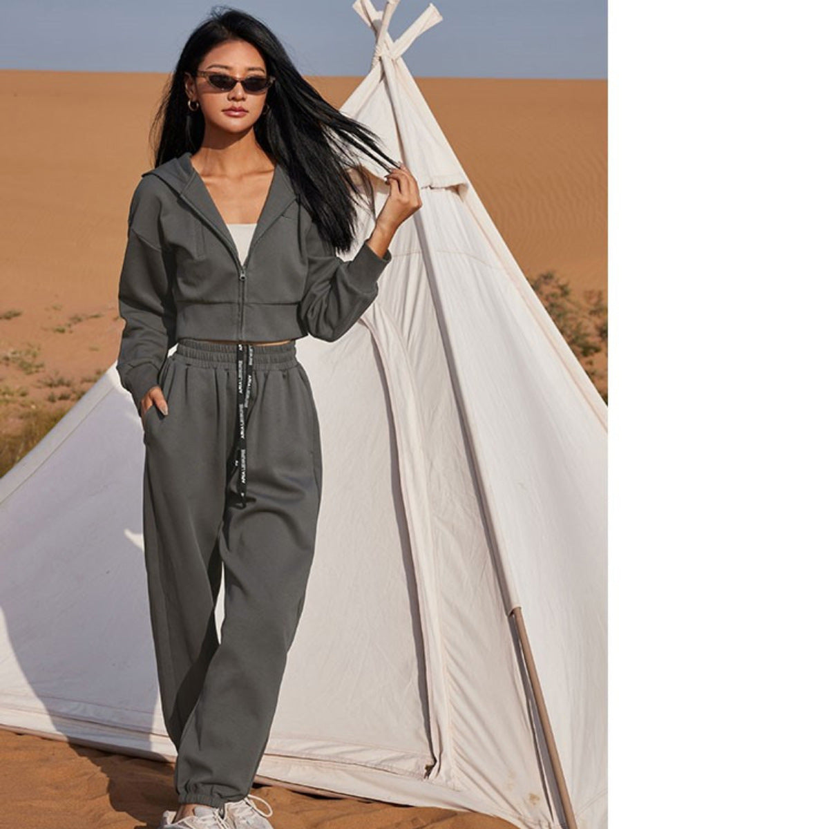 Women's Fashionable Cropped Sweat Set with Practical Pockets and Elastic Waistband