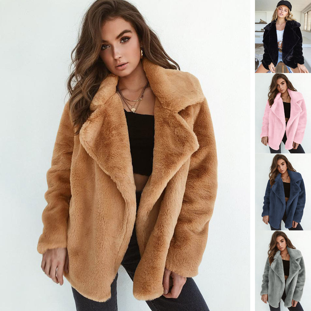 Women's Fleece Coat with Wide Collar and Fashionable Cut