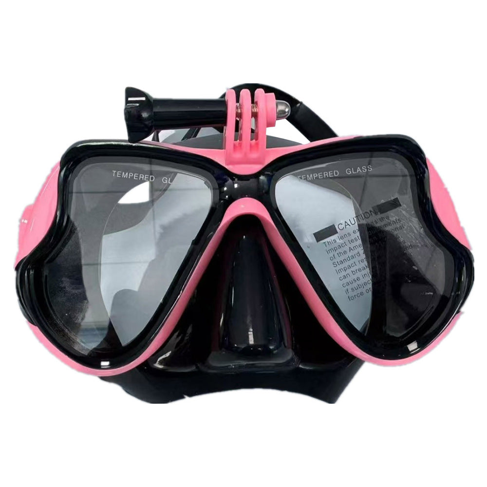 Diving mask with ergonomic silicone design