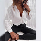 Women's Long-Sleeve Blouse with Modern Stripe Pattern and Elegant Button Placket
