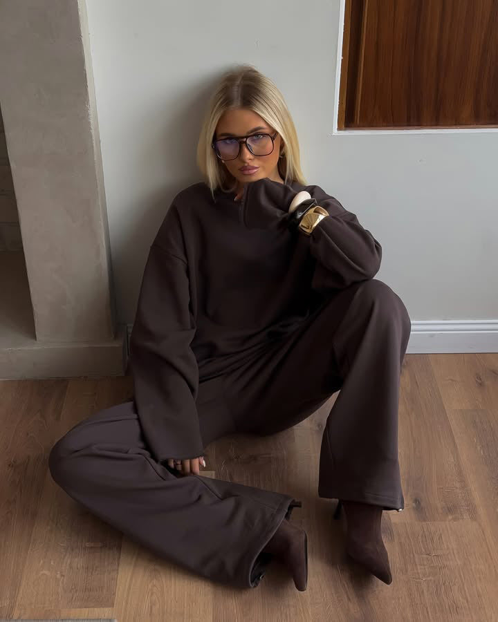 Casual Oversized Sweatshirt and Wide Jogger Set