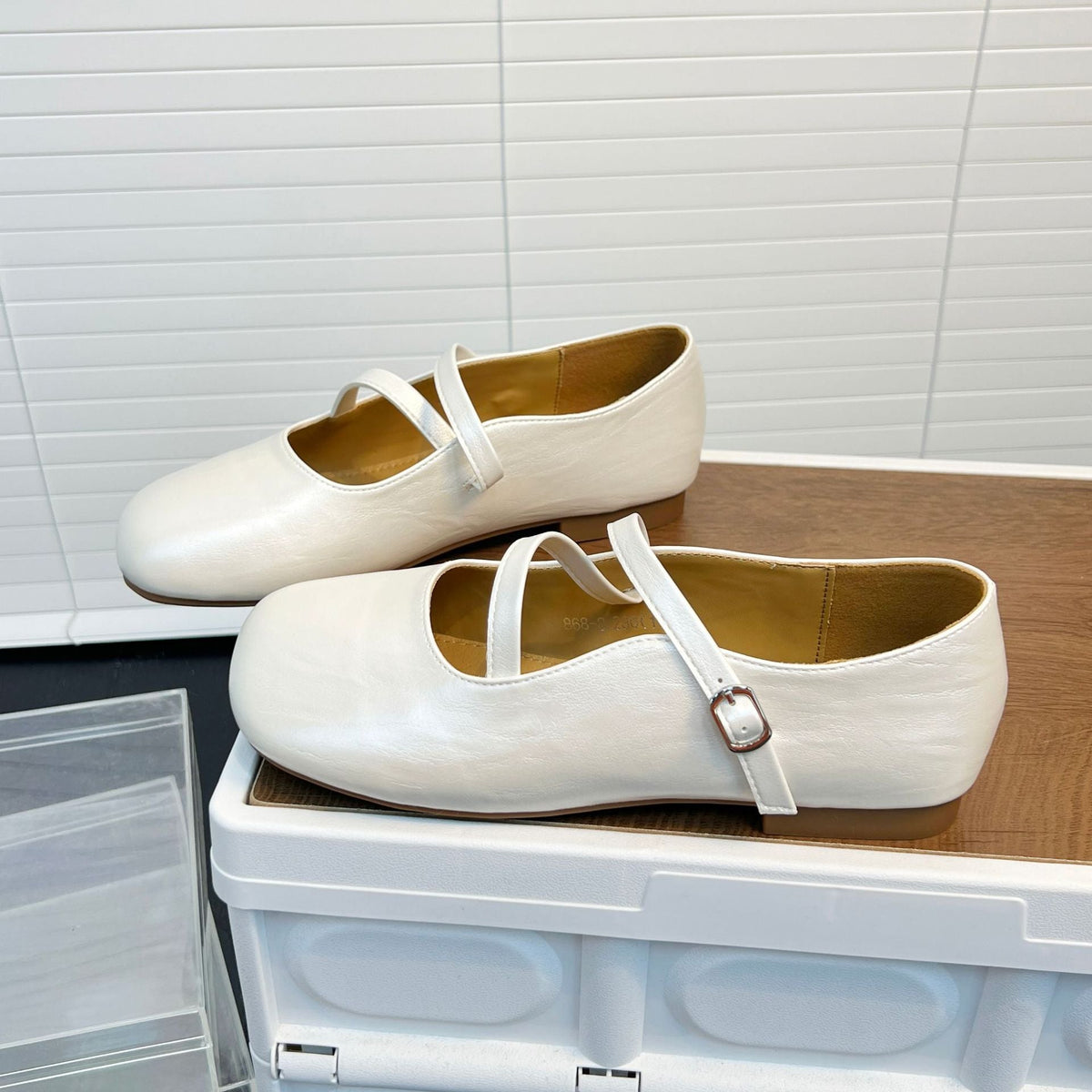 Women's Ballet Flats with Elegant Strap and Soft Insole