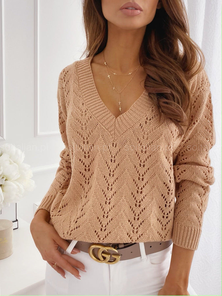 Elegant Women's V-Neck Knit Sweater with Nostalgic Pattern