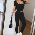 Women's Figure-Hugging Sport Set with Short-Sleeve Top and High-Waisted Leggings