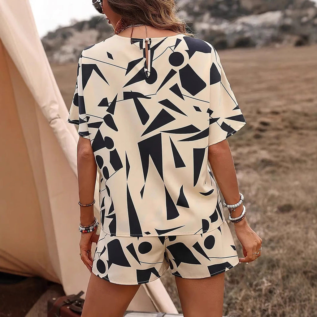 Casual Women's Lounge Outfit with Graphic Pattern and Elastic Waist