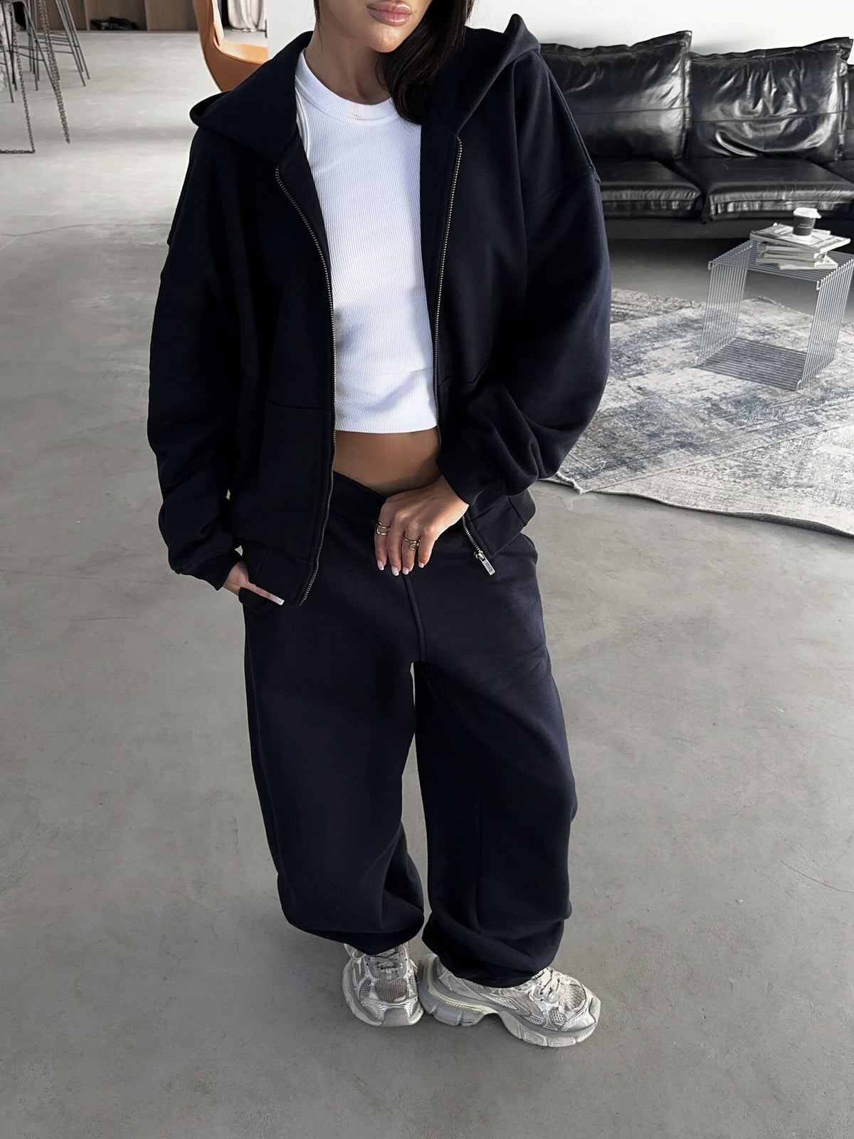 Women's Casual Zip Lounge Set with Oversized Hoodie and Tailored Relax Jogging Pants
