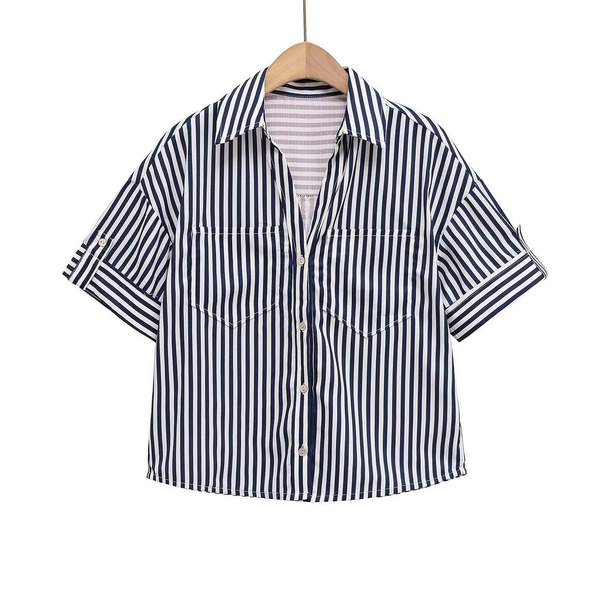 Women's Short Sleeve Shirt with Patch Pockets and Modern Cut
