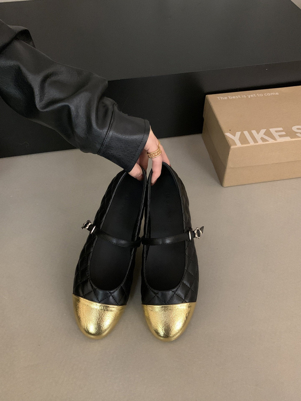 Women's Ballet Flats with Strap and Metallic Accent