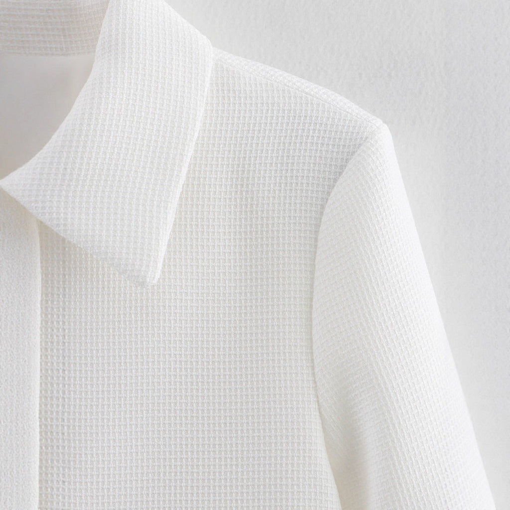 Elegant Cropped Jacket with Decorative Buttons