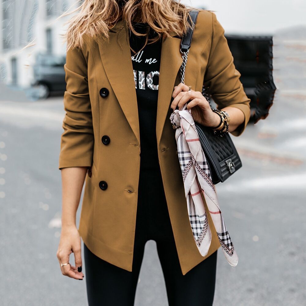 Women's Elegant Tailored Blazer with Double-Breasted Button Closure
