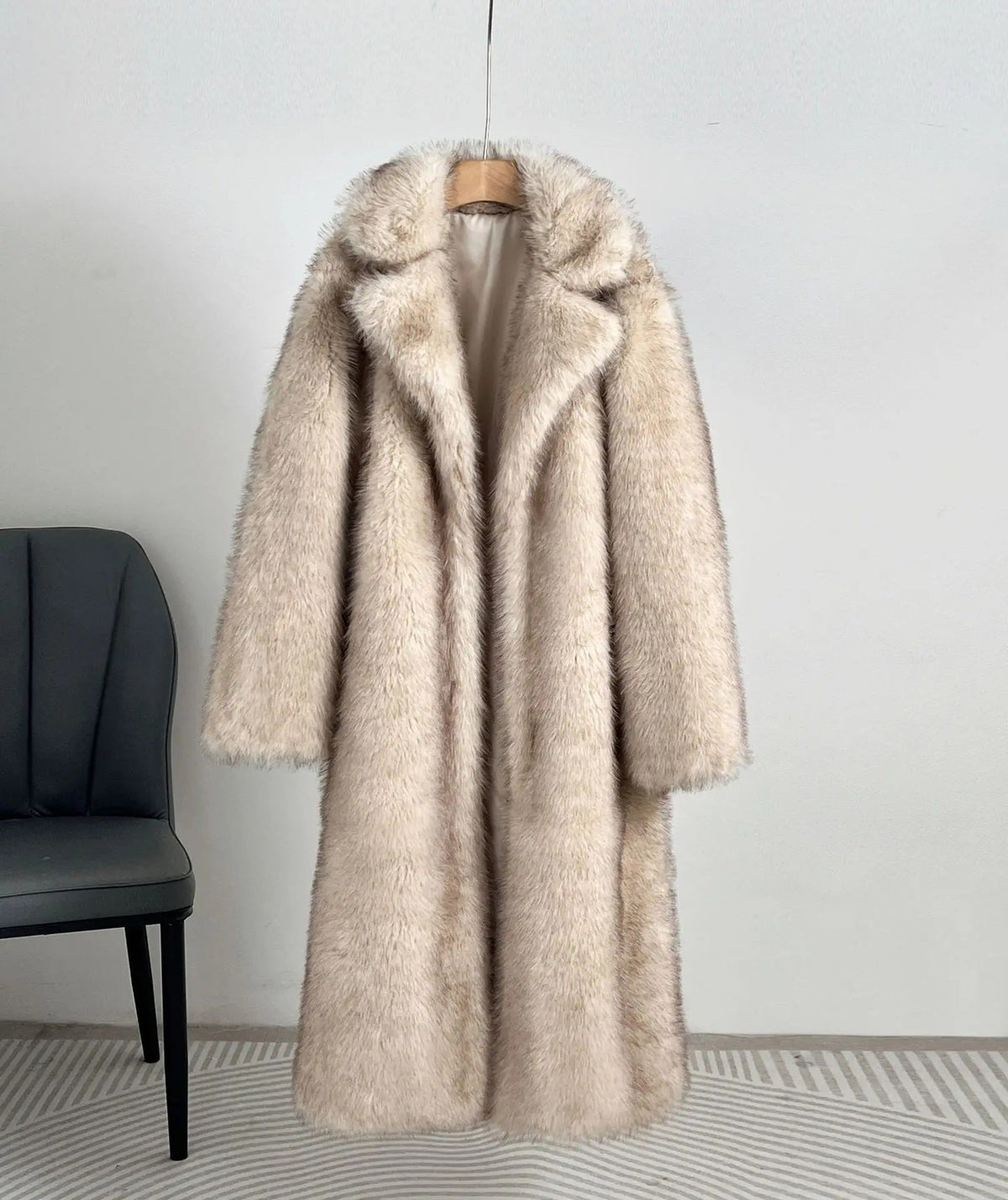 Elegant Fur Coat with Large Pockets