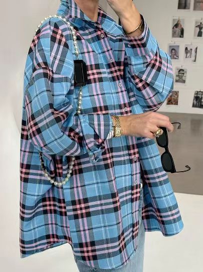 Women's Long-Sleeve Shirt in Casual Plaid