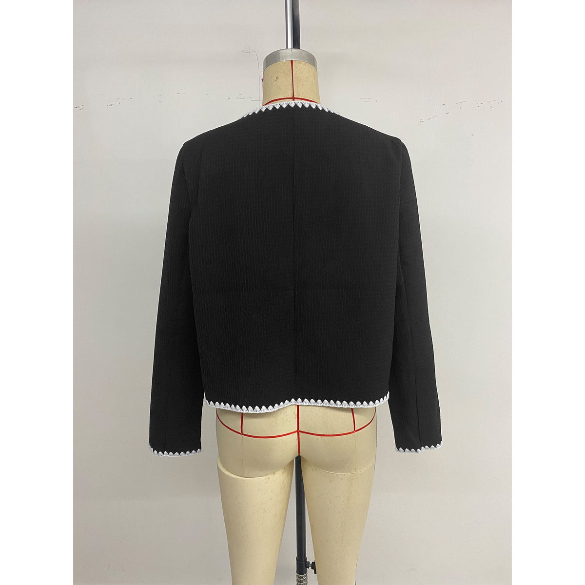 Women's Elegant Short-Sleeve Blazer with Contrast Piping and Pockets