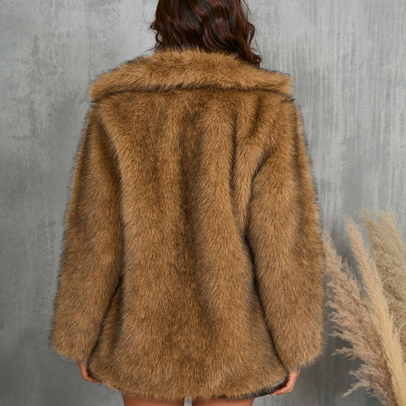 Women's Soft Luxury Faux Fur Coat with Elegant Cut