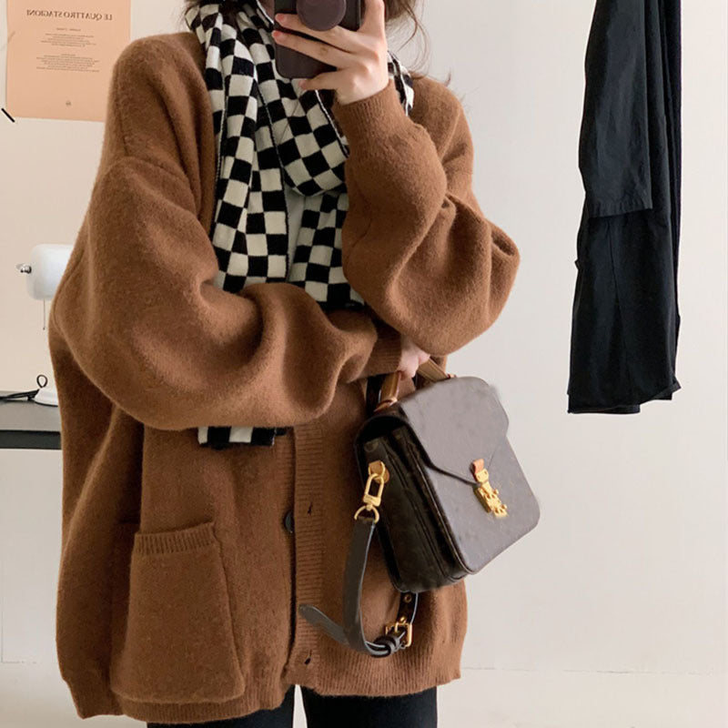 Women's Large, Comfortable Knit Cardigan with Buttons and Pockets