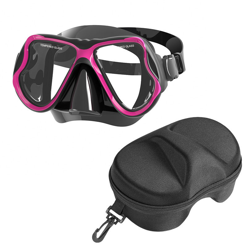 Diving mask with wide field of vision