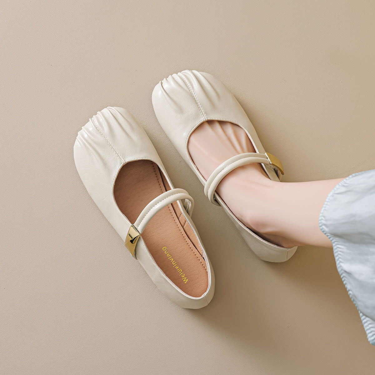 Women's Ballet Flats with Decorative Strap