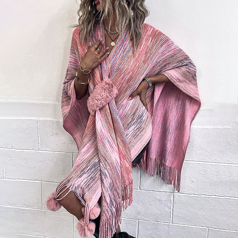 Fashionable Poncho with Luxurious Faux Fur Trim and Creative Fringe