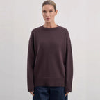 Women's Comfortable and Elegant Knit Sweater with Dropped Shoulders and Ribbed Cuffs