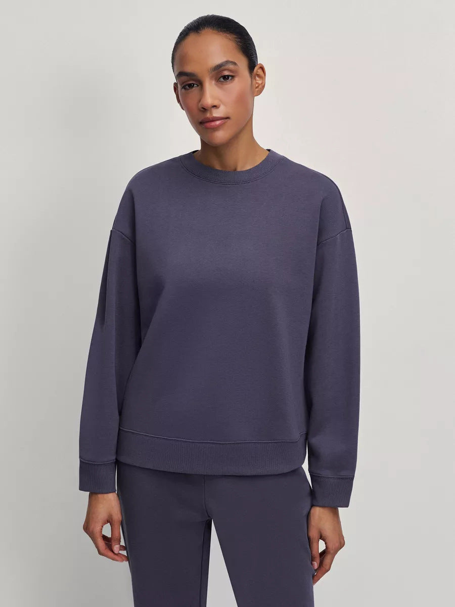 Women's Comfortable Oversized Sweatshirt with Casual Cut