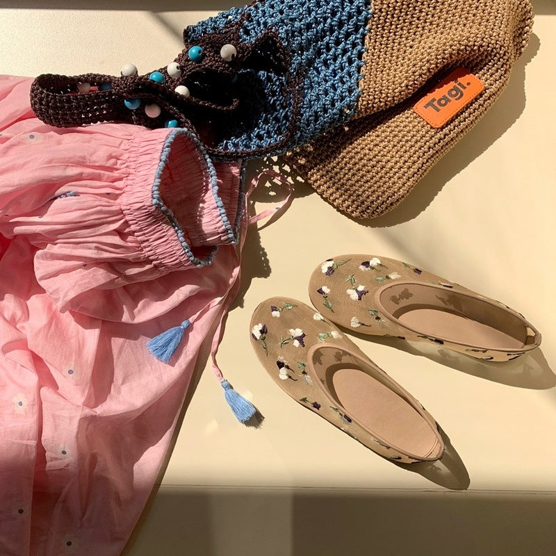 Women's Ballet Flats with Floral Embroidery and Flexible Comfort