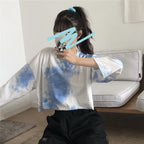 Women's Cropped Sweatshirt with Modern Tie-Dye Designs and Casual Fit