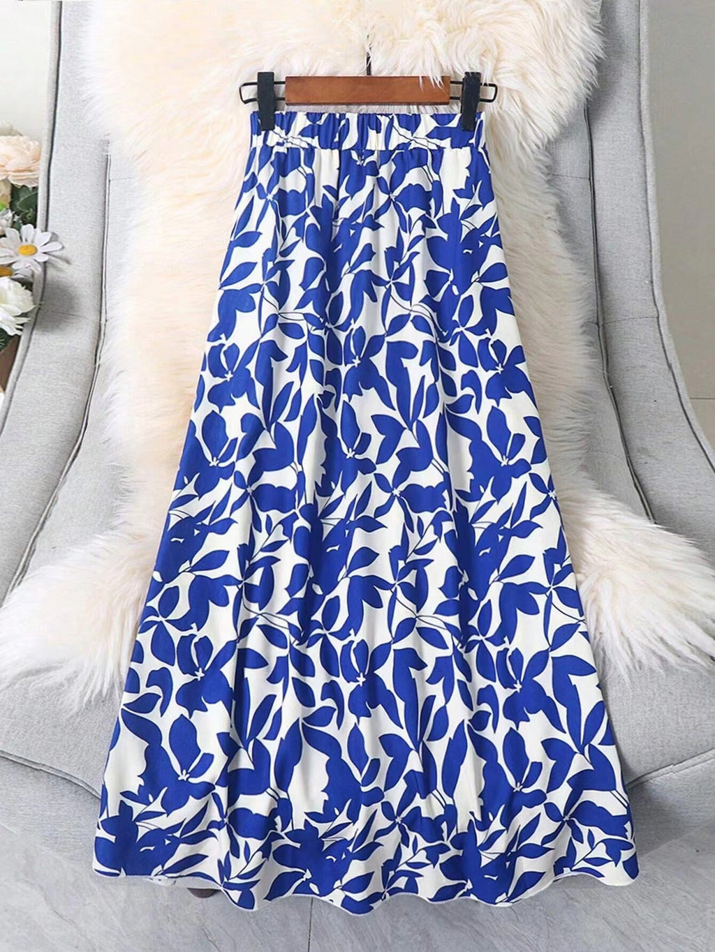 Women's Maxi Skirt with Floral Pattern and Elastic Waistband