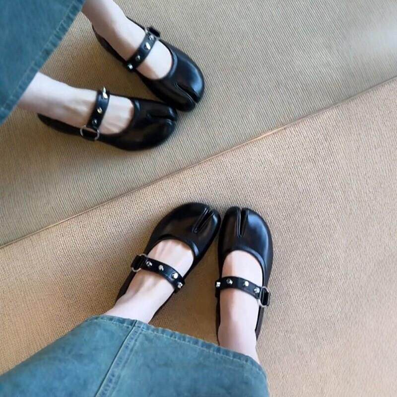Women's Ballet Flats with Decorative Studs and Comfortable Strap