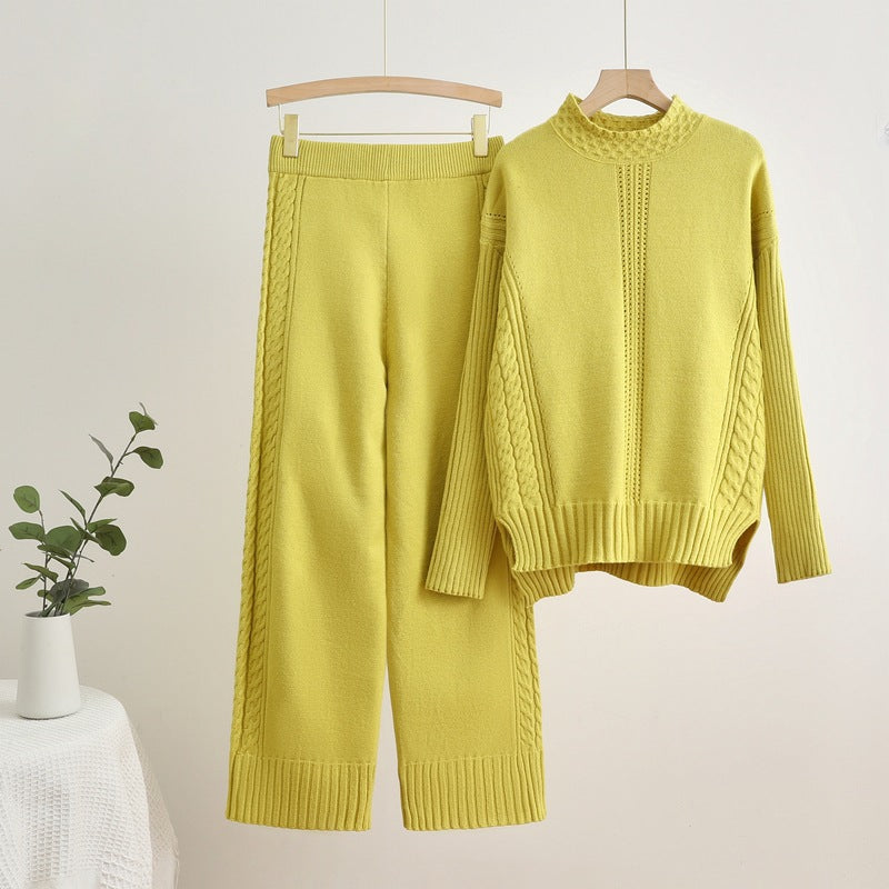 Women's Comfortable Knit Loungewear Set with High Cuffs and Decorative Cable Knits