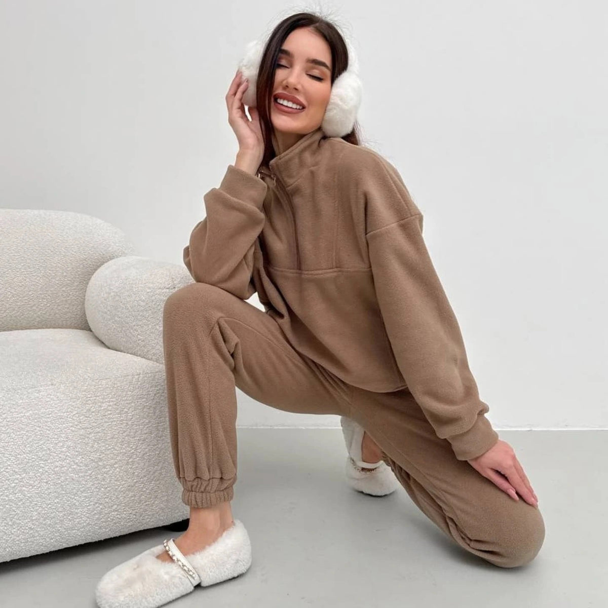 Women's Cozy Fleece Loungewear Set with Half Zipper and Joggers