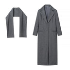 Elegant Winter Coat with High Collar and Practical Pockets
