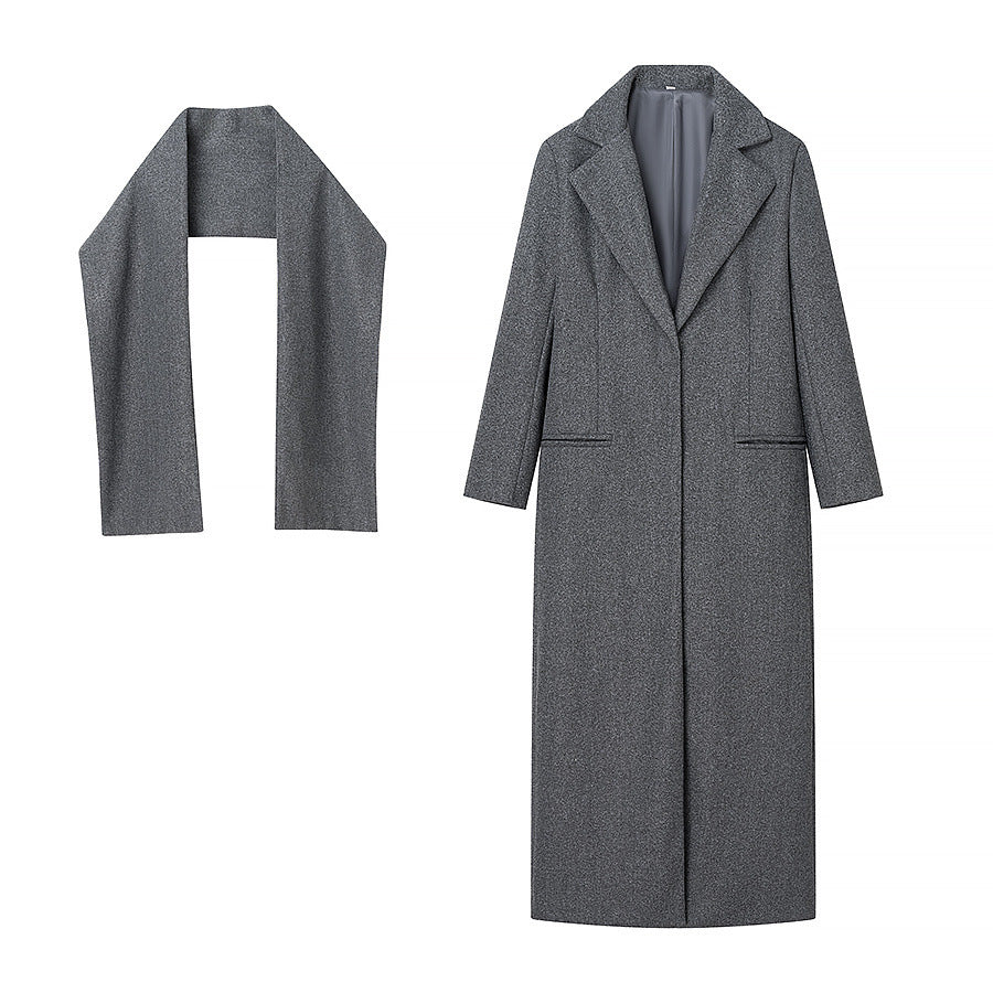 Elegant Winter Coat with High Collar and Practical Pockets