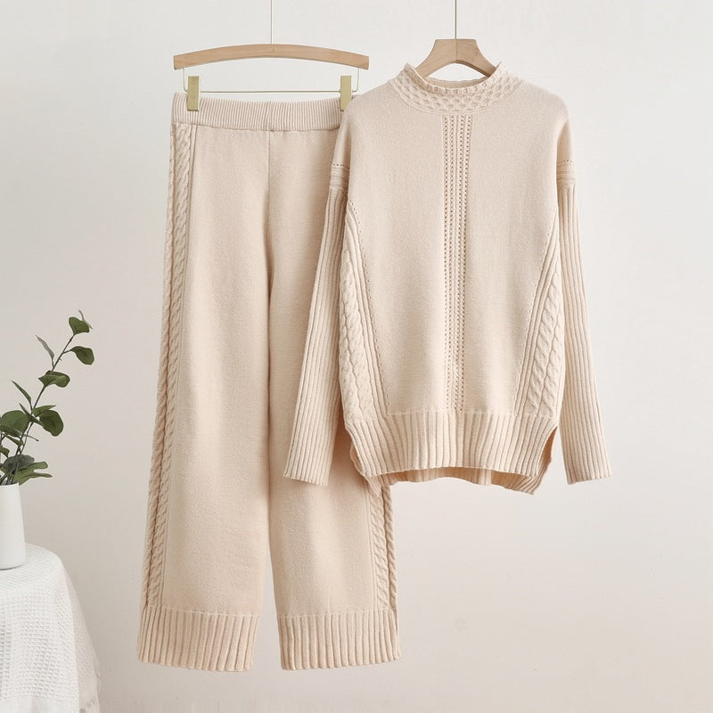 Women's Comfortable Knit Loungewear Set with High Cuffs and Decorative Cable Knits