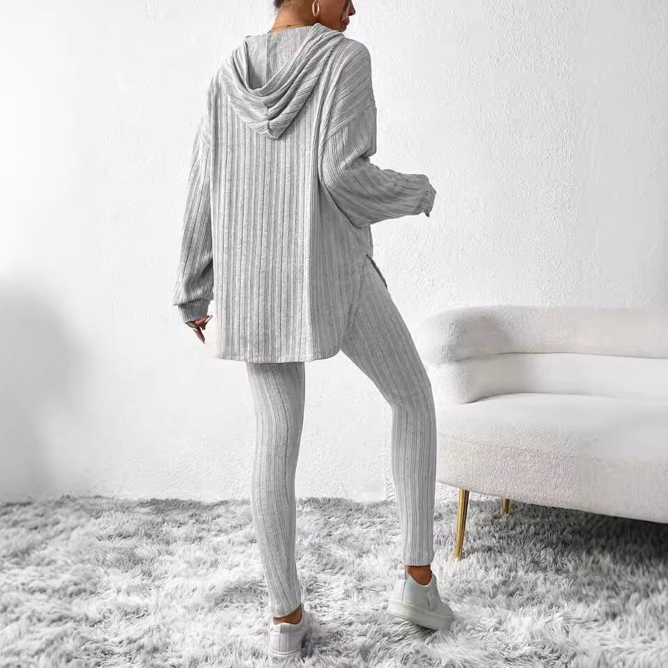 Women's Casual Lounge Outfit with Oversized Sweater and Leggings