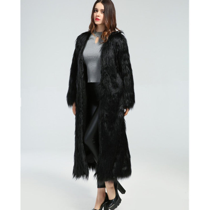 Women's Luxurious Faux Fur Coat with Elegant Lining