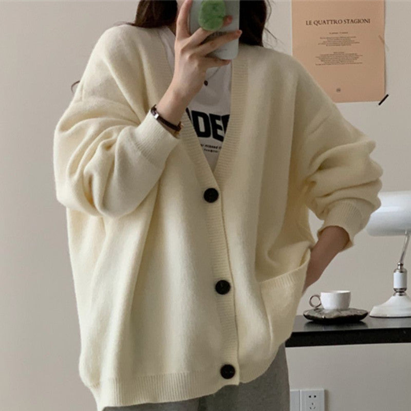 Women's Large, Comfortable Knit Cardigan with Buttons and Pockets
