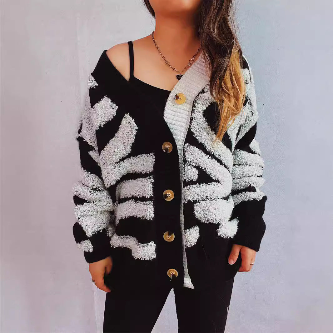 Women's Chunky Knit Cardigan with Pattern Mix and Elegant Button Details