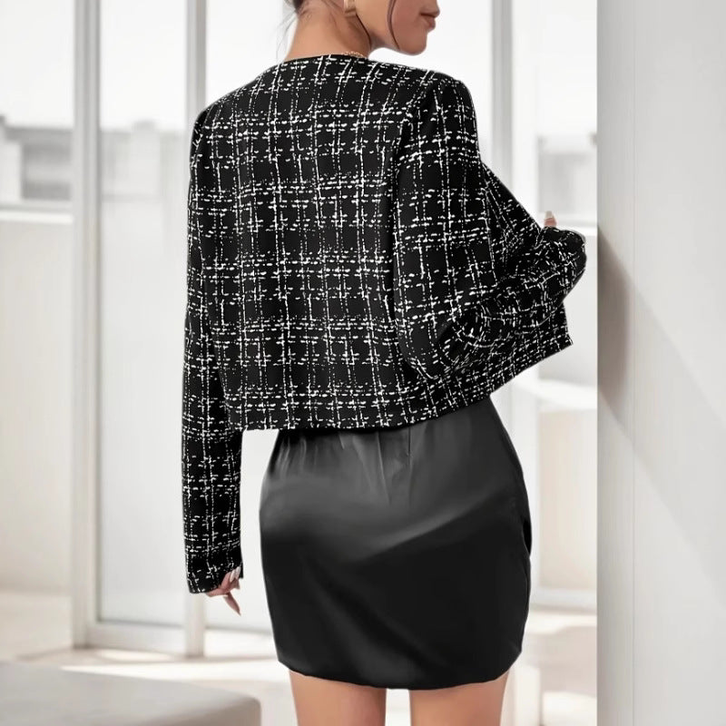 Elegant Transitional Jacket with Textured Pattern and Gold Buttons