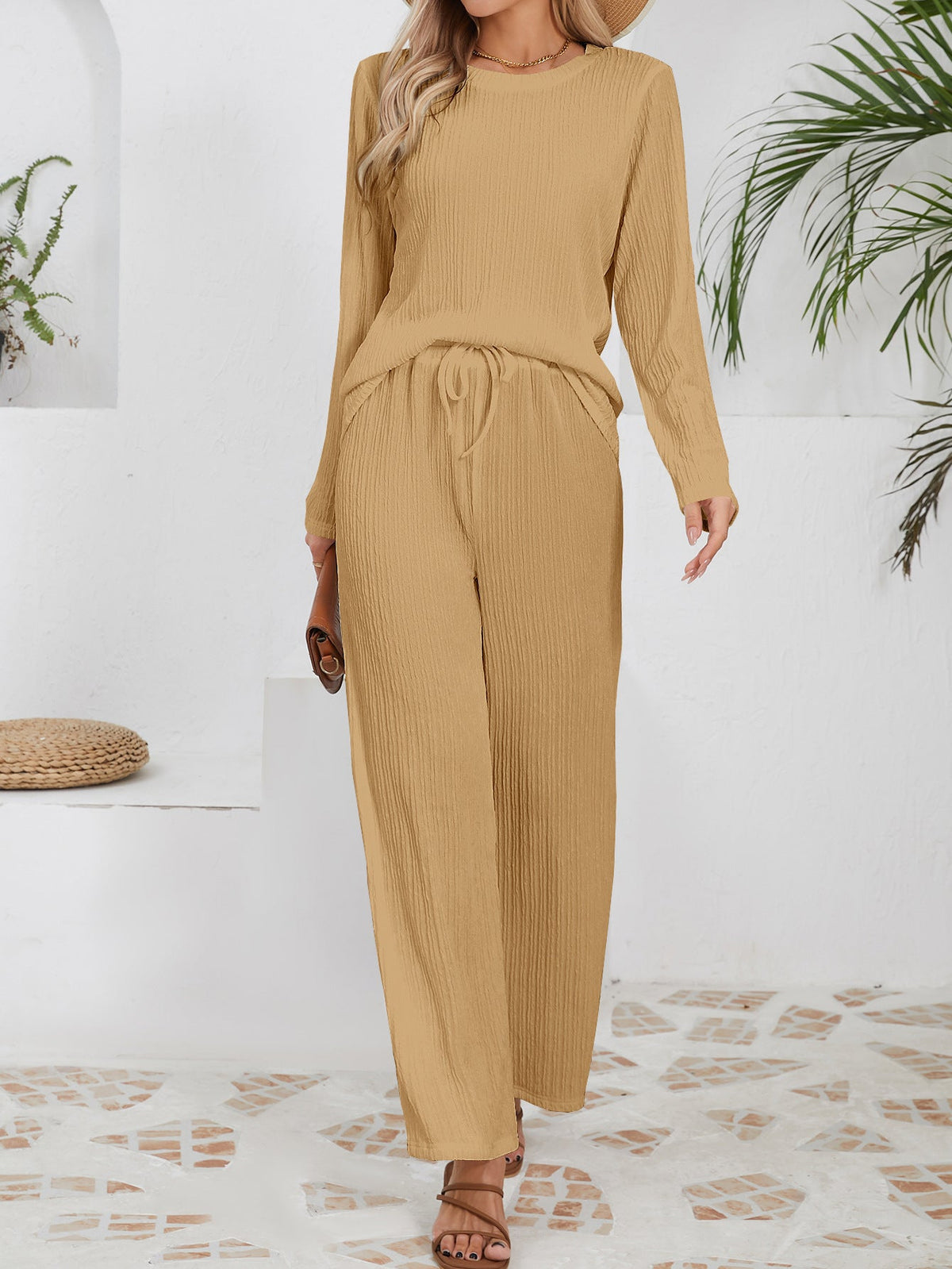 Women's Elegant and Comfortable Moisture-Wicking Set