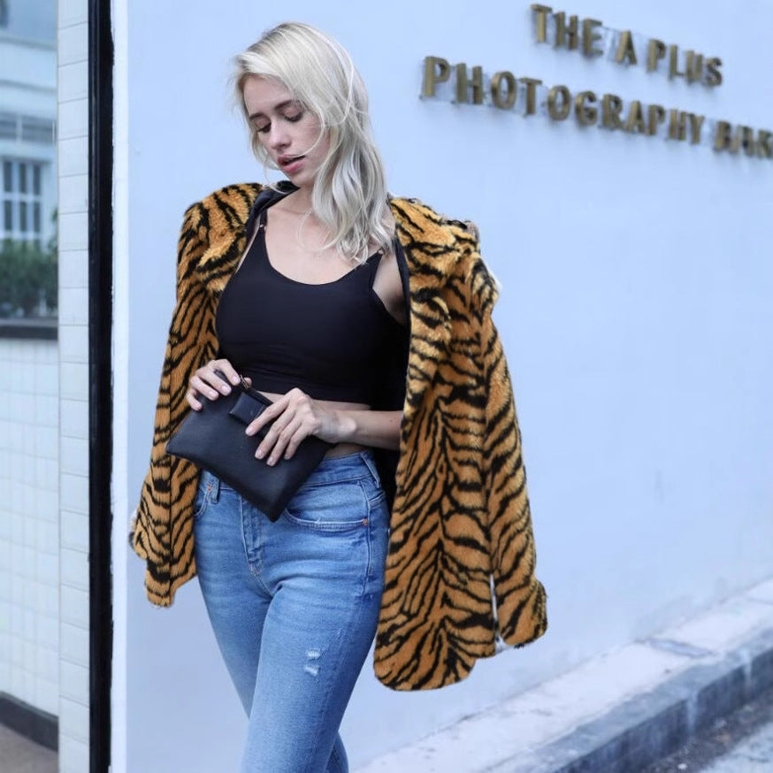 Elegant Faux Fur Coat in Tiger Print