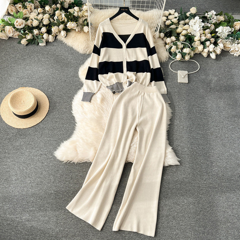 Women's Casual Knit Suit with Wide Pant Hems