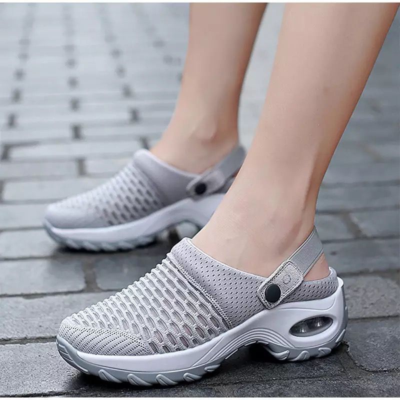 Women's Breathable Clogs with Flexible Sole