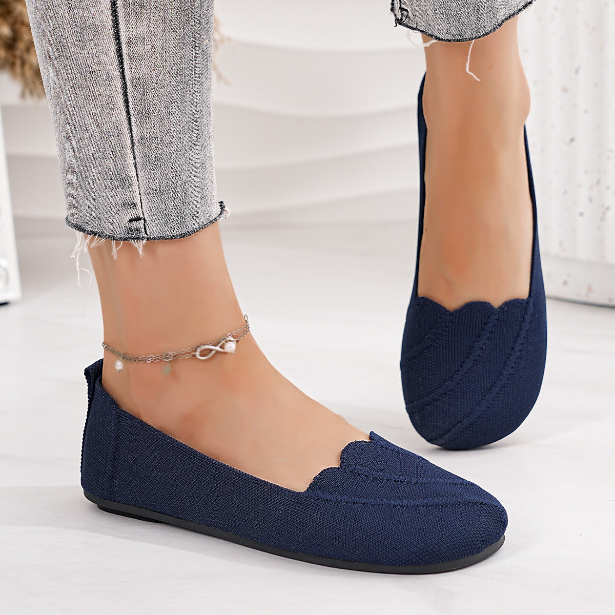 Women's Ballet Flats with Scalloped Edge