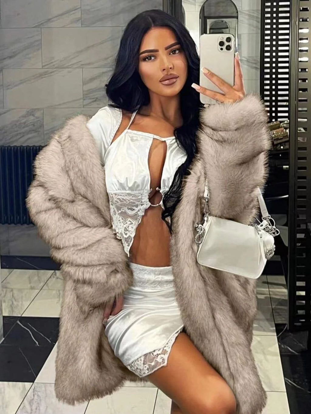 Women's Luxurious Faux Fur Coat with Open Sleeves