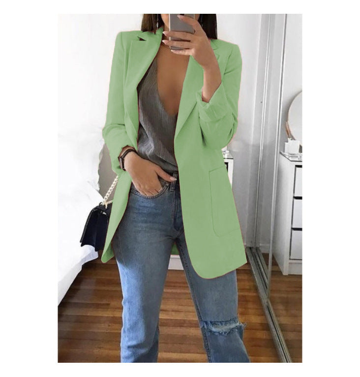 Elegant Tailored Blazer with Practical Pockets