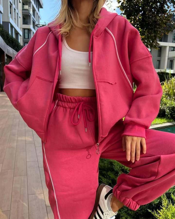 Women's Casual Hoodie and Jogger Set with Elastic Waist and Pockets